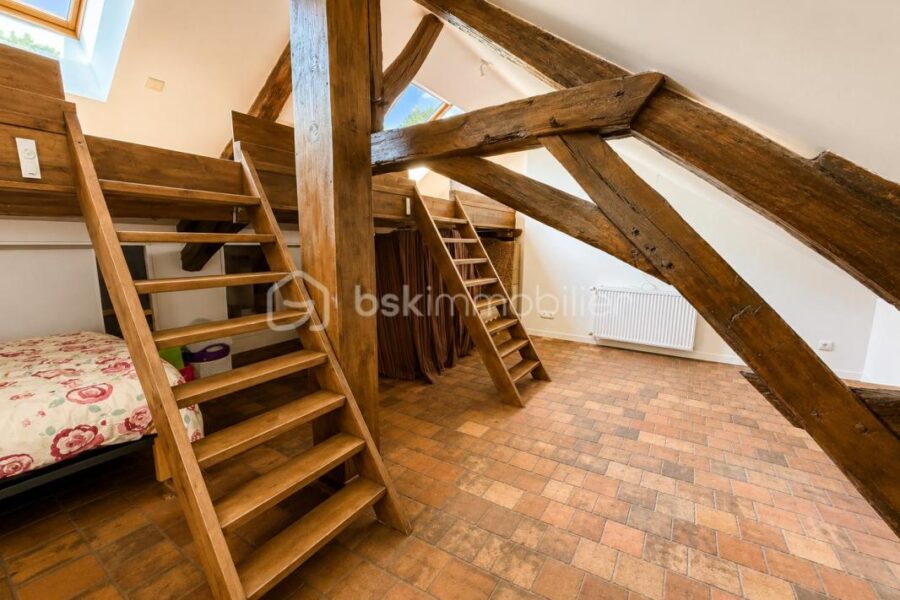 Maison à vendre à Laroche saint cydroine