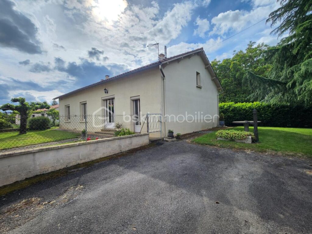 Pavillon de plain-pied – 105 m² habitables – beau potentiel d’aménagement – 4 pièces – 2 chambres – 105 m²