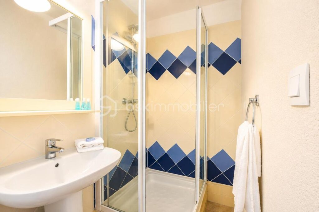 APPARTEMENT RDC T3 DE 51 M2 MEUBLE BARCARES – 3 pièces – 2 chambres – 51 m²