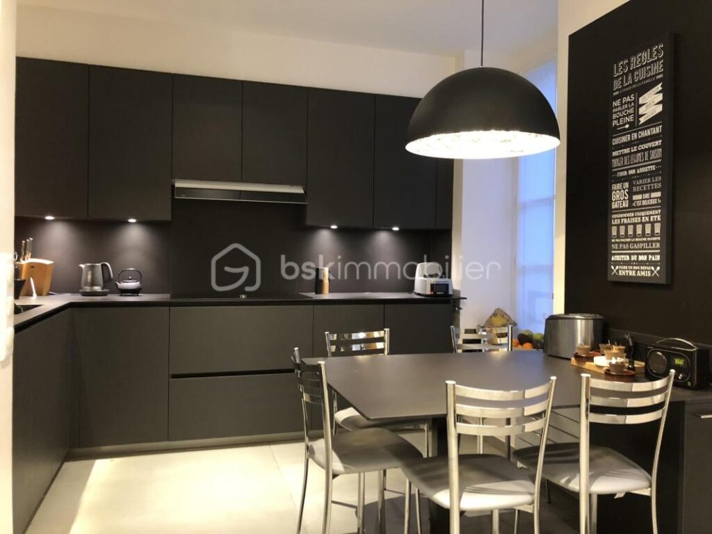 APPARTEMENT HAUT DE STANDING 215M² MEAUX CENTRE – 4 CHAMBRES – DPE C – 640 000 € – 8 pièces – 4 chambres – 162 m²