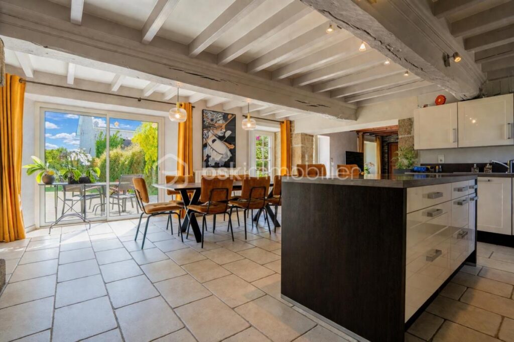 Votre havre de paix rural en pierre au cœur de Valcanville – 6 pièces – 3 chambres – 157 m²