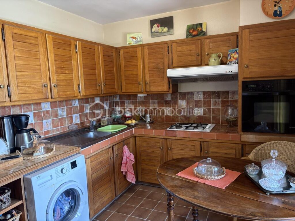 Maison avec 4 chambres sur 1650 m² de terrain – 5 pièces – 4 chambres – 170 m²