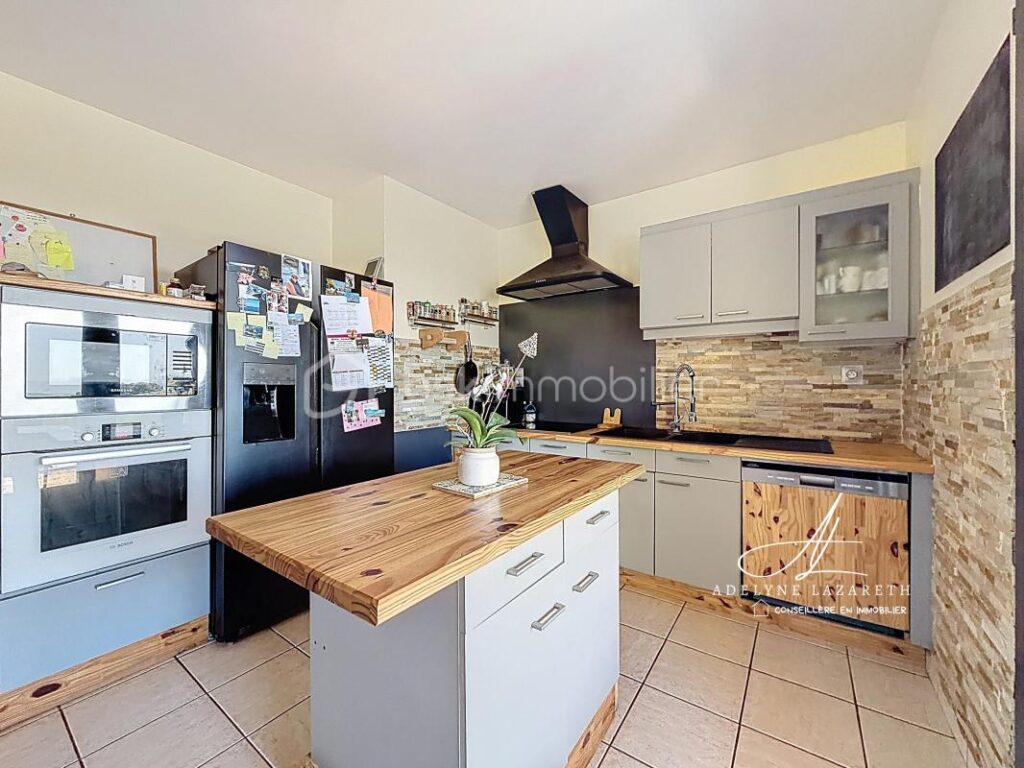 Maison individuelle avec vue panoramique – Fort potentiel jusqu’à 170 m² habitables – 4 pièces – 3 chambres – 102 m²