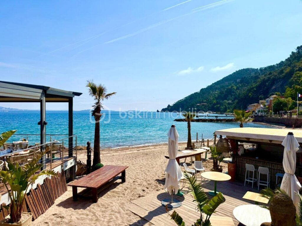 THEOULE / MER – APPT 3 PIECES – 67M² – VUE MER – PARKING – 5 MIN A PIED DE LA PLAGE – 3 pièces – 2 chambres – 67 m²