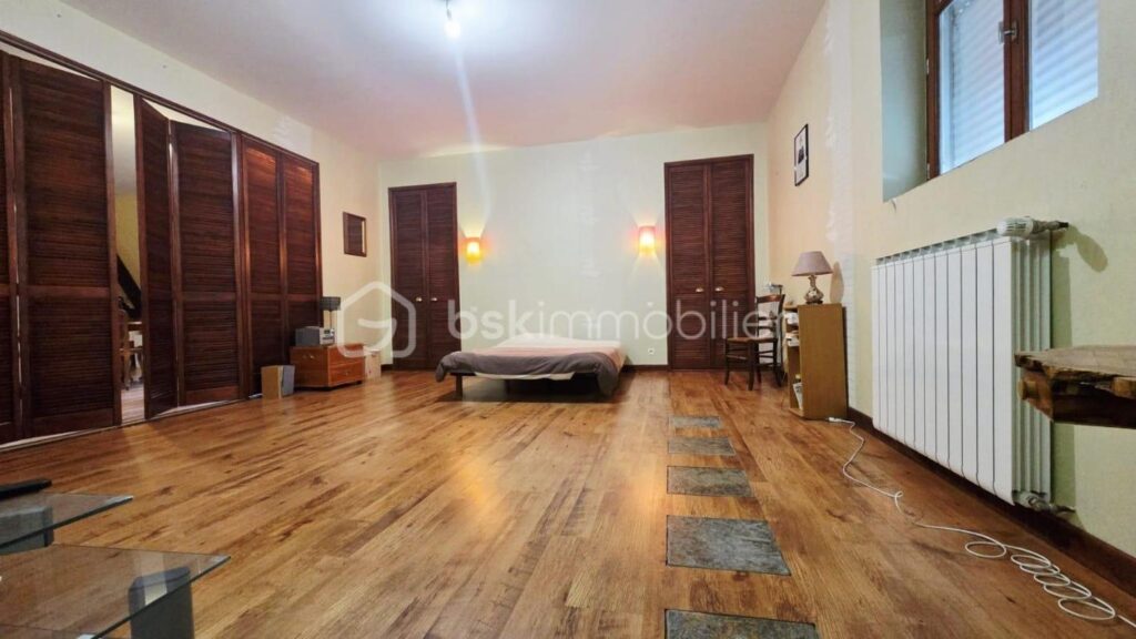 PROPRIETE D&rsquo;EXCEPTION AVEC PARC – PAS DE TRAVAUX – 12 pièces – 5 chambres – 353 m²