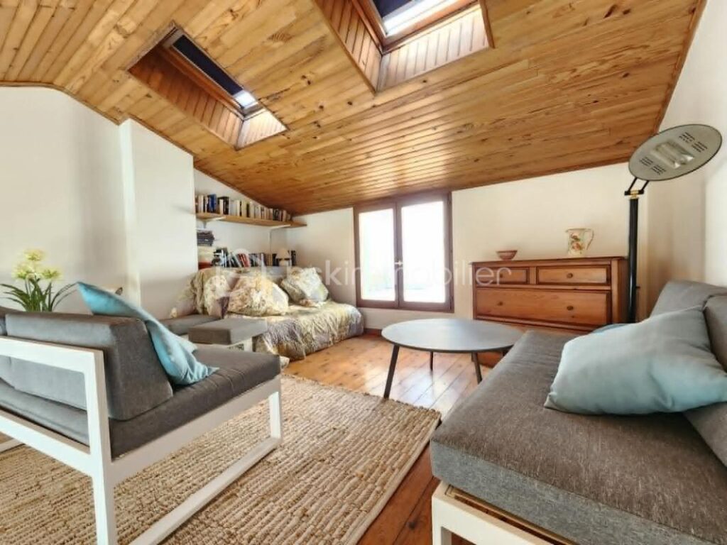 VILLA D&rsquo;EXCEPTION SUR LES HAUTEURS DE TOURBES AVEC UN APPARTEMENT INDÉPENDANT – 6 pièces – 3 chambres – 170 m²