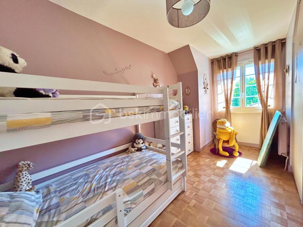 🏡 Élégance, lumière et panorama — Une maison d’exception sur les hauteurs de Jouars Pontchartrain – 8 pièces – 5 chambres – 170 m²
