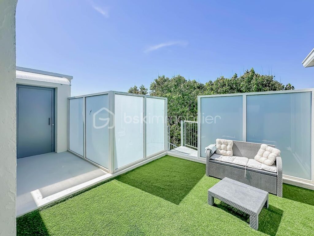 UNIQUE *** Magnifique Appartement T5 de 160m2 avec terrasse de 50m2 Vue Mer à PALAVAS *** – 5 pièces – 3 chambres – 160 m²
