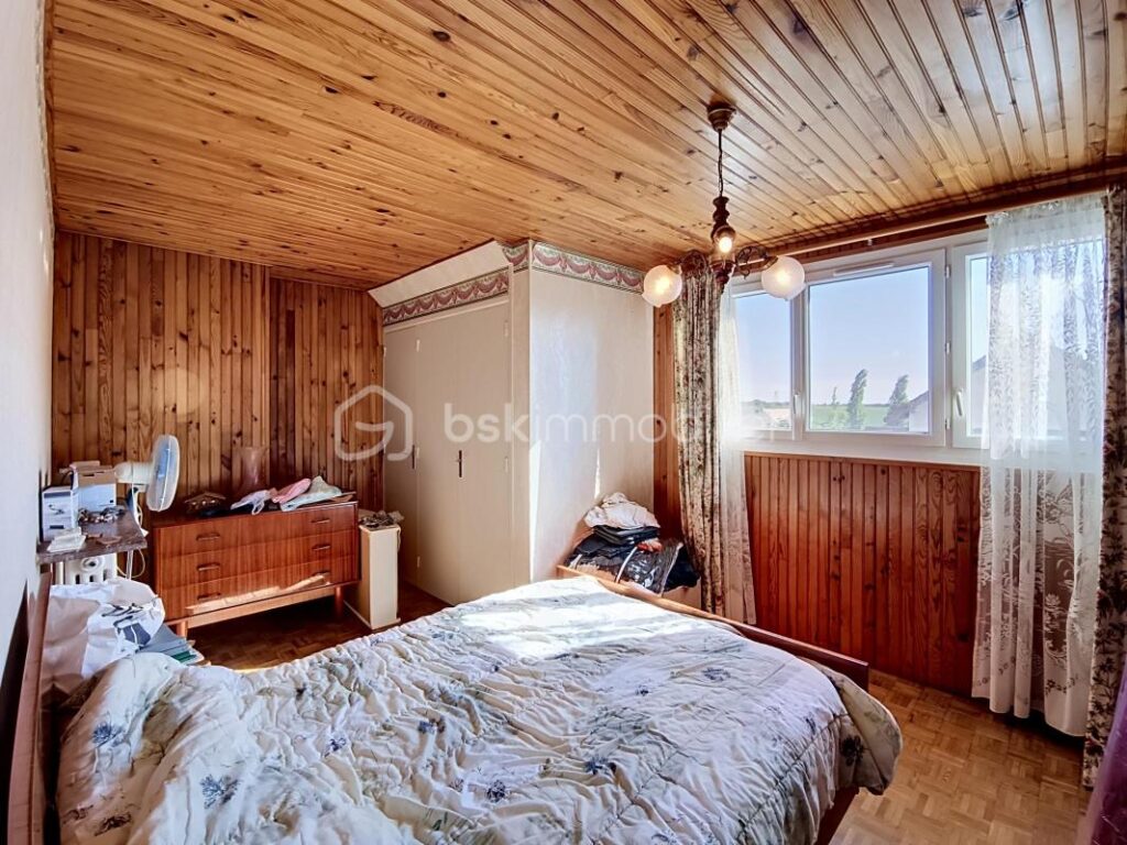 Maison familiale avec sous-sol total – Secteur calme et recherché de Louvres – 7 pièces – 4 chambres – 132 m²