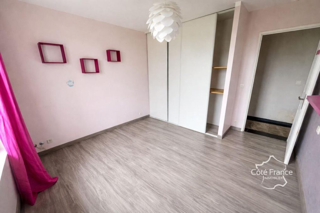 charmante maison de 88m2 sur plus d&rsquo;un hectare de terrain co – 4 pièces – 3 chambres – 88 m²