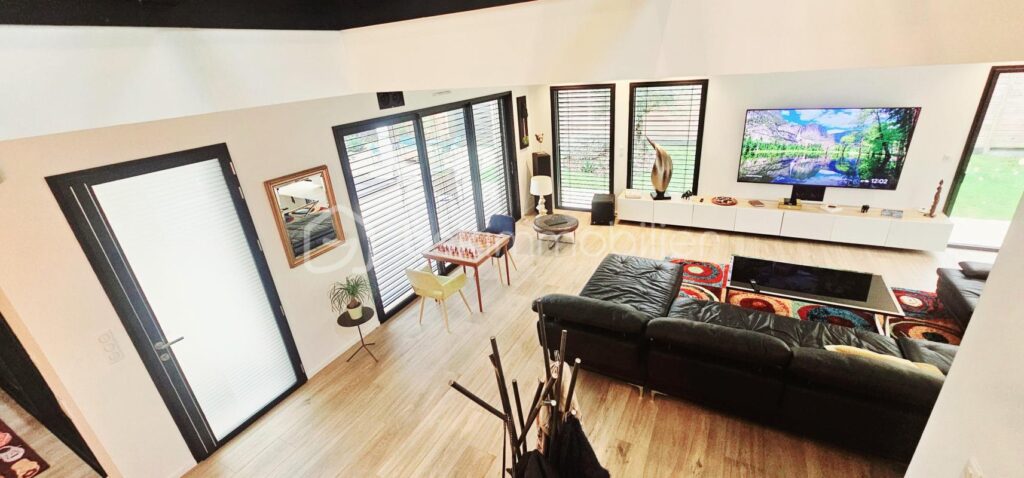 SUPERBE PROPRIETE DE 2021 AVEC SPA DE NAGE – 7 pièces – 4 chambres – 203 m²