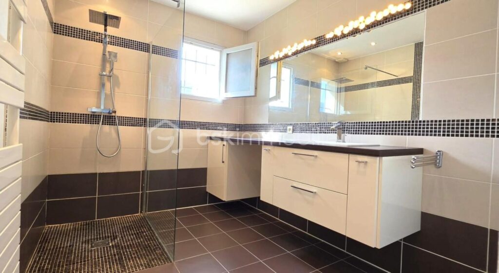 MAISON 4 CHAMBRES SUR TERRAIN DE 510 M² – 5 pièces – 4 chambres – 131 m²