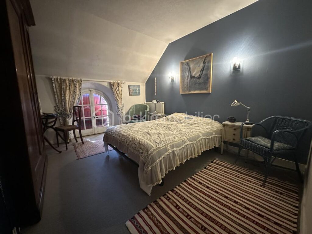Maison de caractère – 8 pièces – 7 chambres – 250 m²