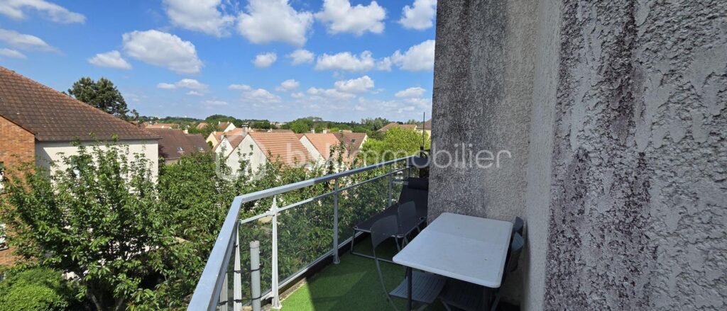 Magnifique Duplex F4 Baigné de Lumière, Dernier Étage avec Balcon – 4 pièces – 3 chambres – 102 m²