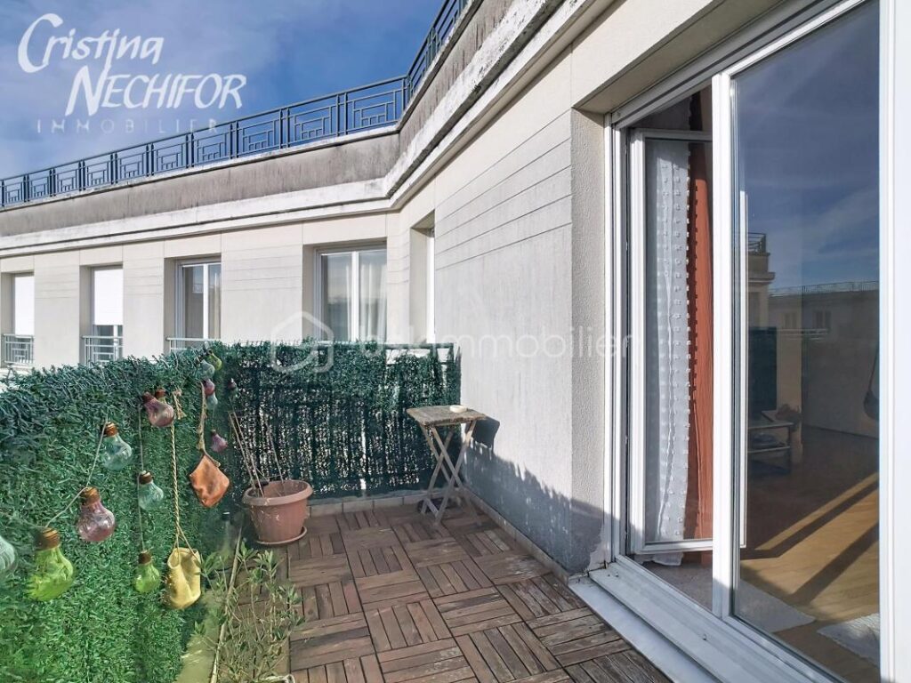 Superbe F3 au Dernier étage avec Balcon, 2 places de Parking et Cave – Quartier du Parc des Frênes – 3 pièces – 2 chambres – 62 m²