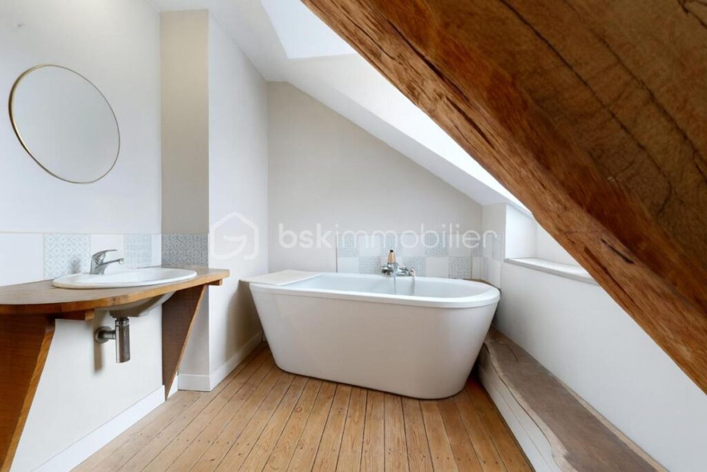 Ensemble Immobilier de 97 m² – 5 pièces – 2 chambres – 97 m²