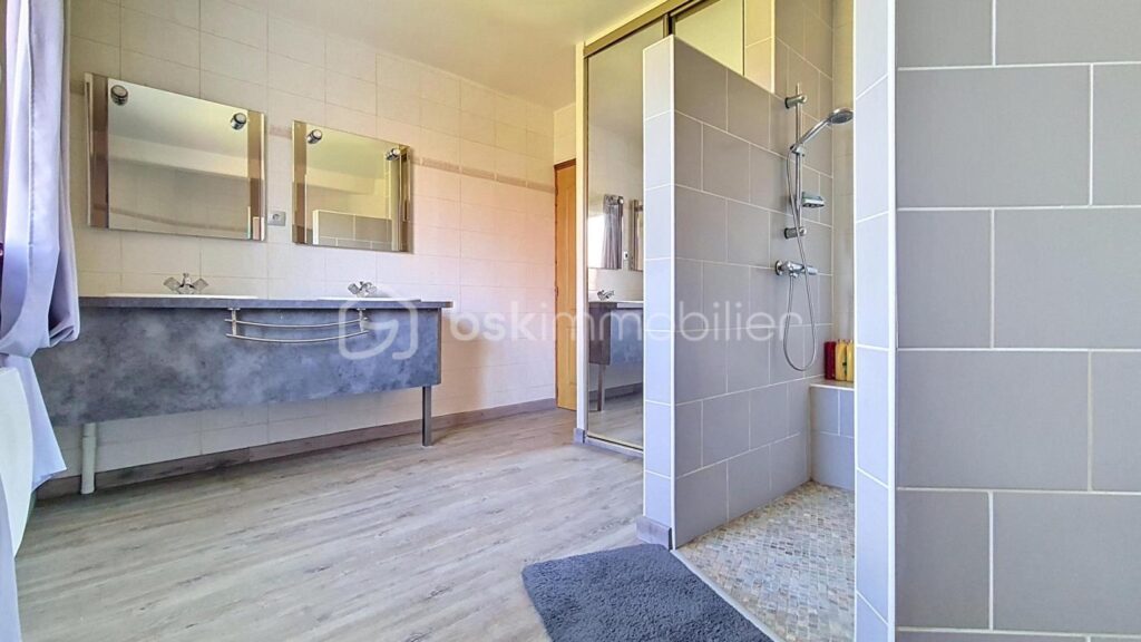 VILLA 4 FACES – VUE SUR LE CANIGOU – 4 CHAMBRES – PISCINE – GARAGE – 6 pièces – 4 chambres – 155 m²