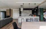 MAISON MODERNE QUASI AUTONOME AVEC PIECE DE VIE 80m2 – 5 pièces – 3 chambres – 163 m²