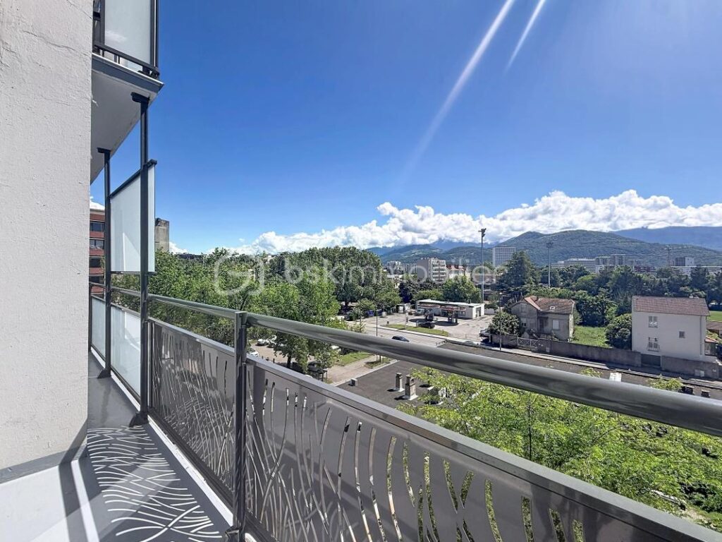 Appartement T3 de 53m2 avec balcon + cave – 3 pièces – 2 chambres – 53 m²