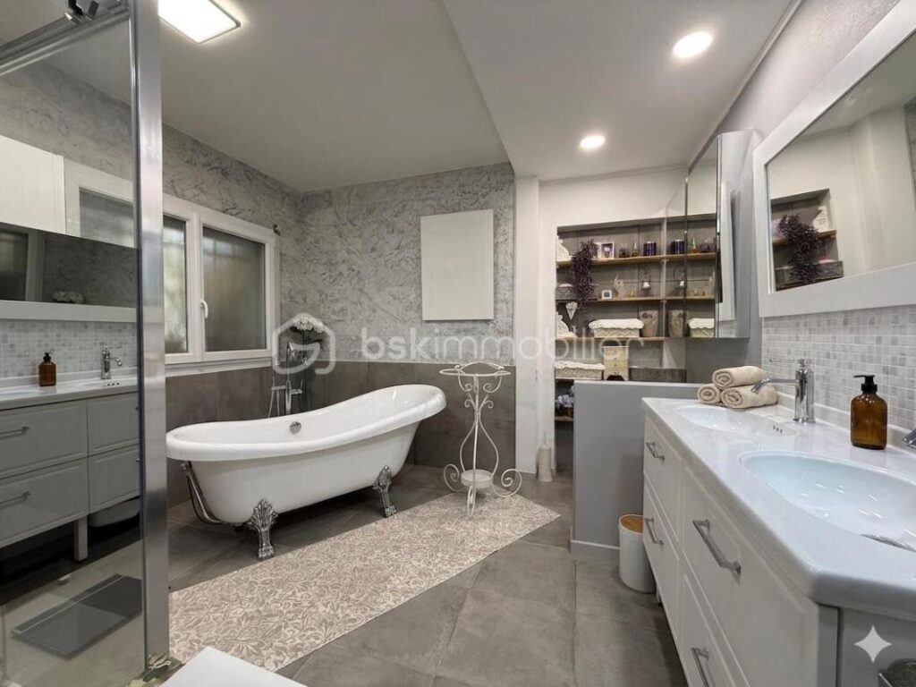Rare à la vente – Maison de plain-pied avec vue dominante et cadre naturel unique – 6 pièces – 5 chambres – 155 m²