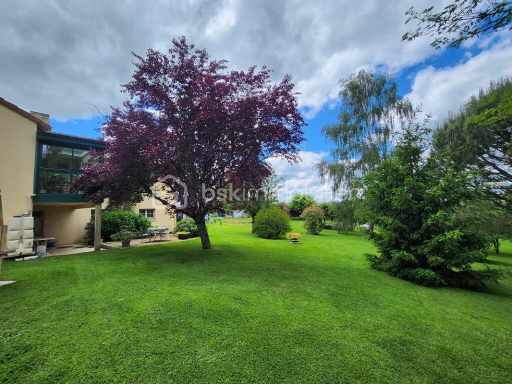 Maison familiale entretenue avec soin – 125 m² habitables – environnement calme et verdoyant – 6 pièces – 3 chambres – 125 m²