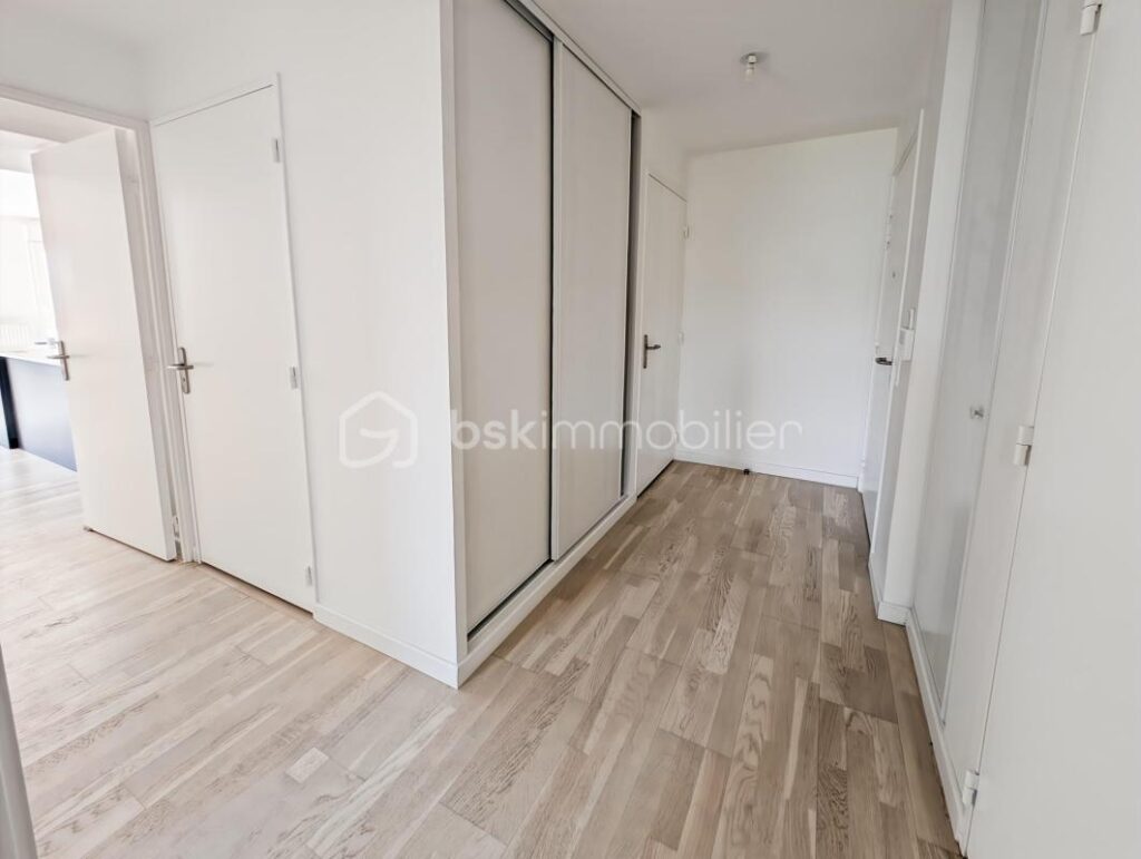 Superbe appartement 3 pièces 81m2 avec balcon dans résidence récente de standing ( possibilité de transformer en 4 pièces ) – 3 pièces – 2 chambres – 81 m²