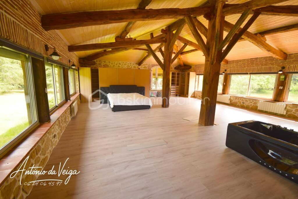 ✨ Maison d’Exception avec Piscine & Dépendance – Un Cadre de Vie Rare ! – 8 pièces – 3 chambres – 260 m²