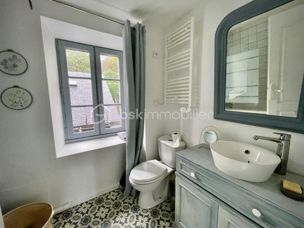 JOSSELIN – Maison de caractère avec jardin en surplomb et vue château – 7 pièces – 3 chambres – 132 m²