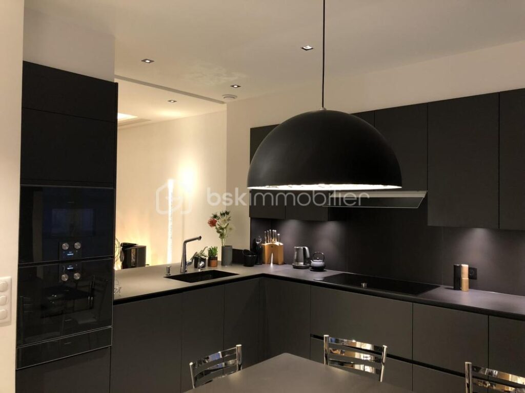 APPARTEMENT HAUT DE STANDING 215M² MEAUX CENTRE – 4 CHAMBRES – DPE C – 640 000 € – 8 pièces – 4 chambres – 162 m²