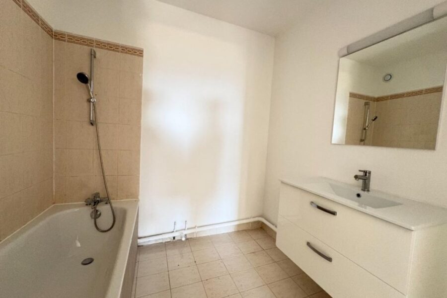 Appartement à louer à Saint laurent du var