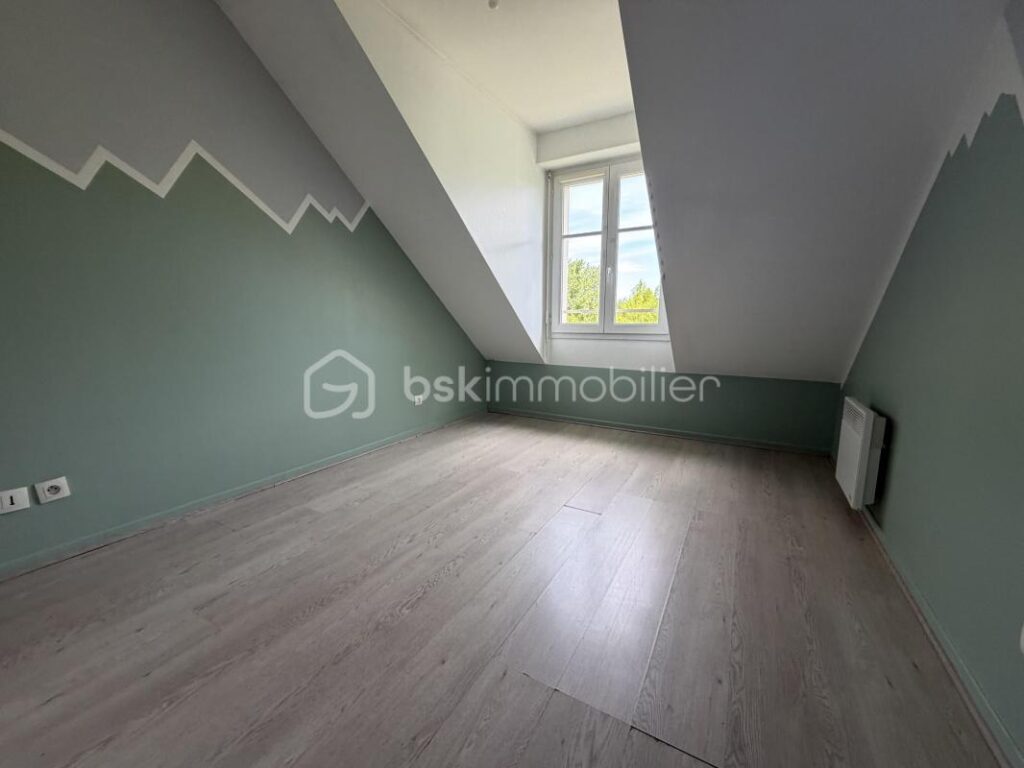 COUP DE CŒUR – DUPLEX DERNIER ÉTAGE – CENTRE MAGNY-LE-HONGRE – VUE PARC + PARKING – 3 pièces – 2 chambres – 61 m²