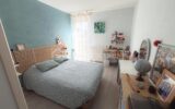 T3 traversant de 68 m² avec terrasse, balcon et parking – Hyper-centre de Bruges – 3 pièces – 2 chambres – 69 m²