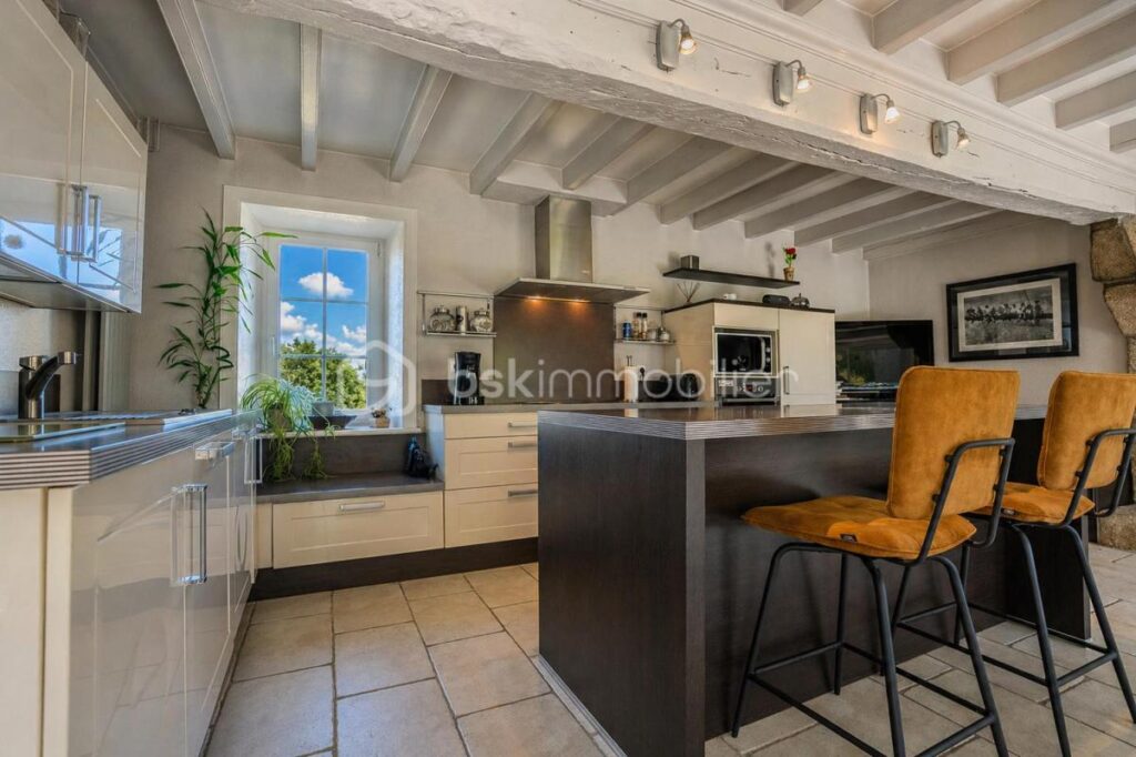 Votre havre de paix rural en pierre au cœur de Valcanville – 6 pièces – 3 chambres – 157 m²