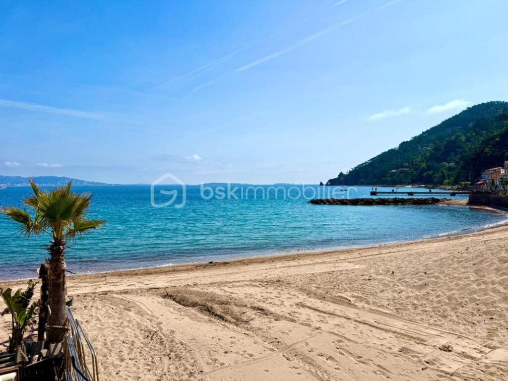THEOULE / MER – APPT 3 PIECES – 67M² – VUE MER – PARKING – 5 MIN A PIED DE LA PLAGE – 3 pièces – 2 chambres – 67 m²
