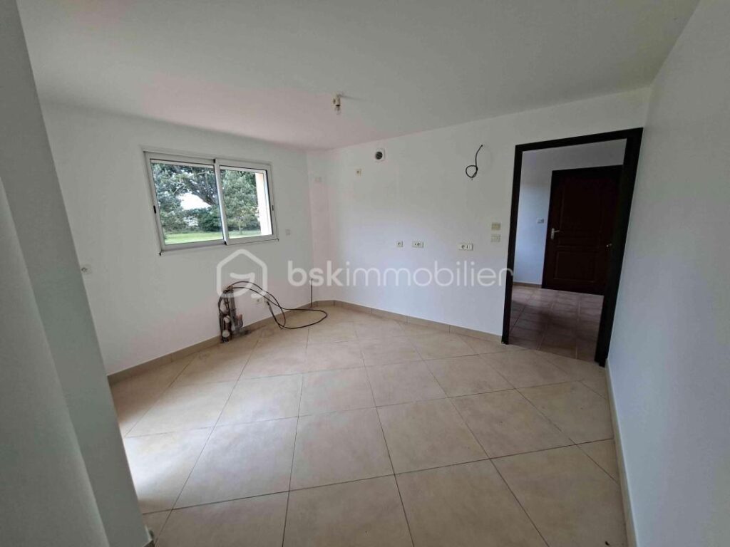 Belle maison contemporaine lumineuse et calme – 5 pièces – 3 chambres – 151 m²