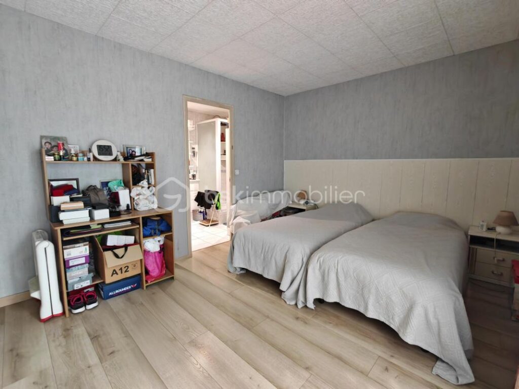 Maison familiale 5 pièces sur 3 niveaux – 137 m² – total surface au sol 250 m2 – Terrain 616m2 – Osny (95) – 5 pièces – 4 chambres – 137 m²