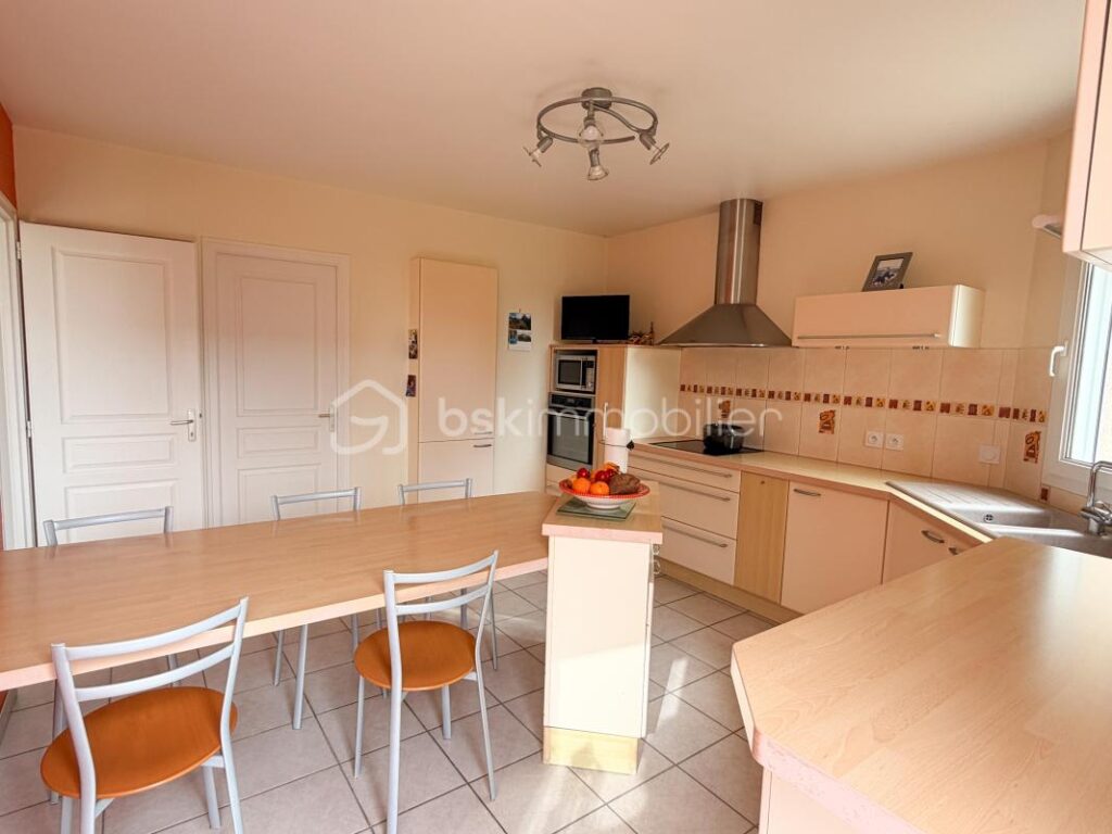 Maison 138m2 4 chambres double garage – 7 pièces – 4 chambres – 138 m²