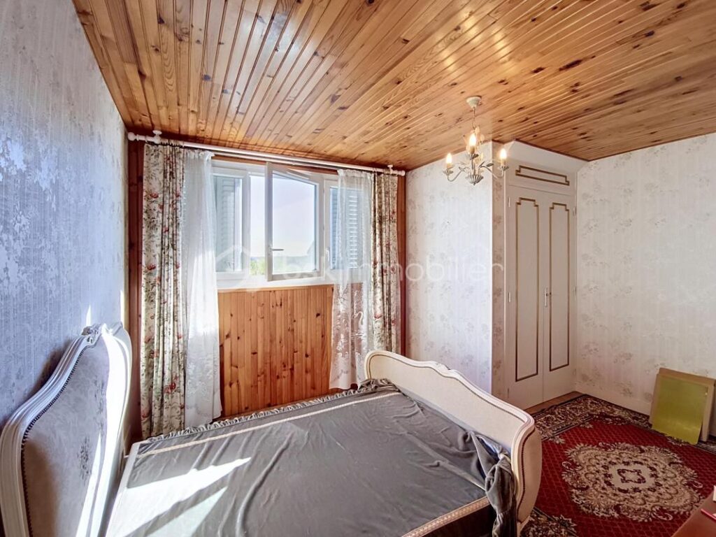 Maison familiale avec sous-sol total – Secteur calme et recherché de Louvres – 7 pièces – 4 chambres – 132 m²