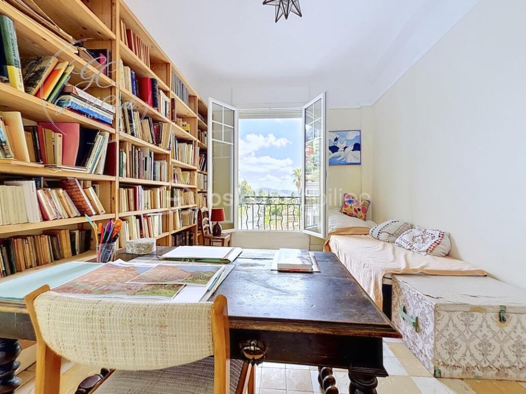 APPARTEMENT 3 PIECES DE 103 M² AVEC UNE VUE SPECTACULAIRE MER SITUE A GRASSE – 3 pièces – 2 chambres – 103 m²