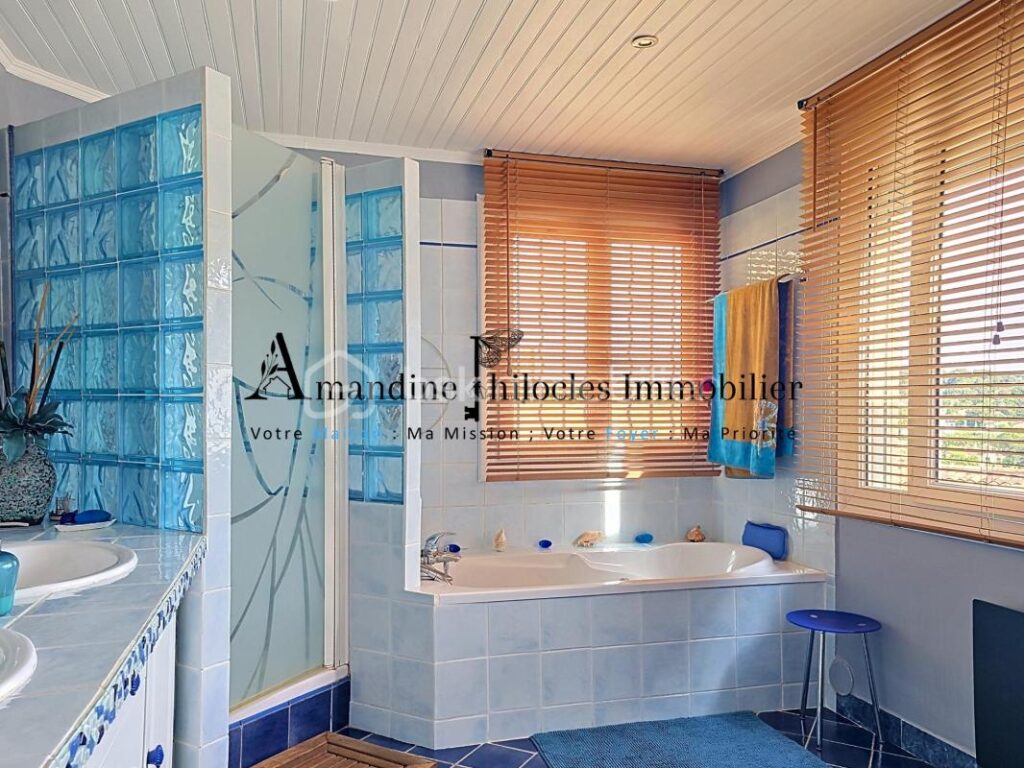Villa familiale coup de coeur aux accents de vacances !! – 4 pièces – 4 chambres – 137 m²