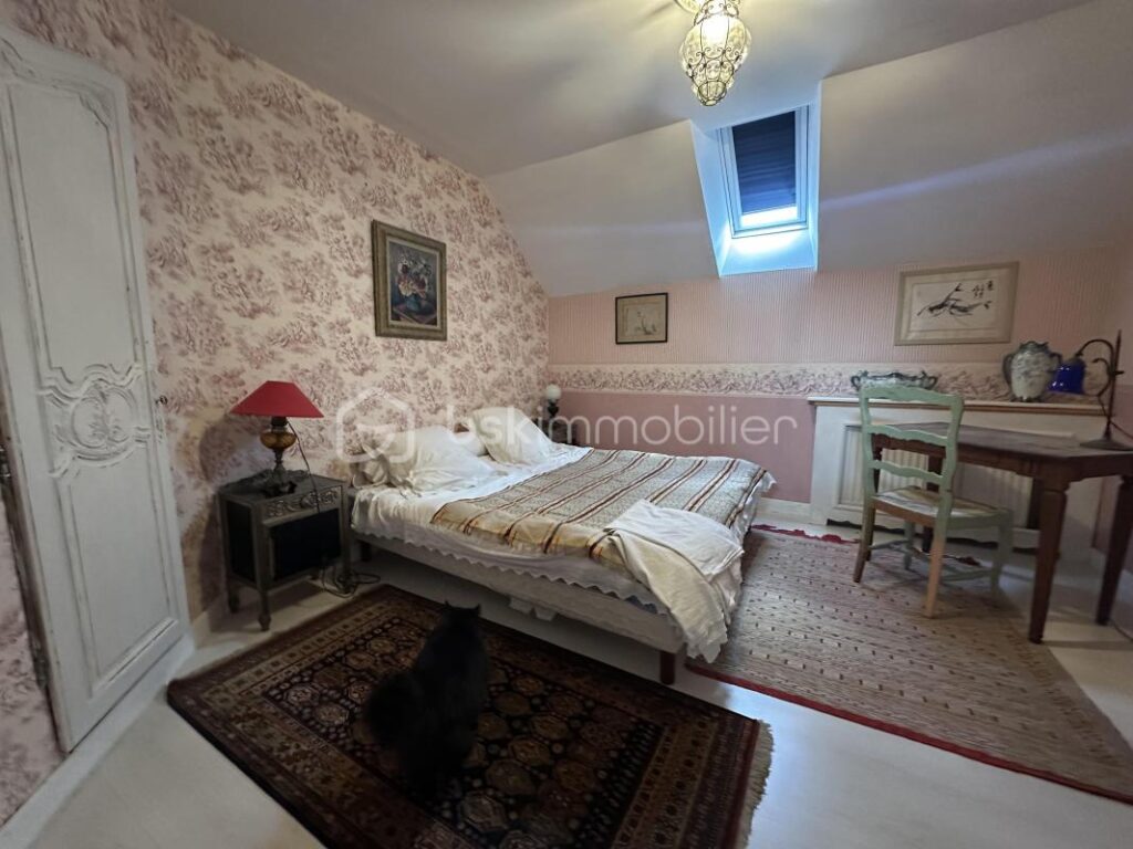 Maison de caractère – 8 pièces – 7 chambres – 250 m²