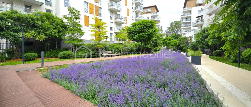 COUP DE CŒUR – BORD DE MARNE – F3 AVEC VUE PANORAMIQUE SUR LA SEINE – 3 pièces – 2 chambres – 62 m²