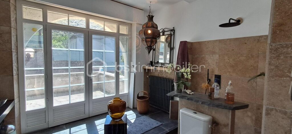 Elégante demeure de charme, aux pieds ces Cévennes, avec piscine et vue dégagée – 7 pièces – 6 chambres – 230 m²