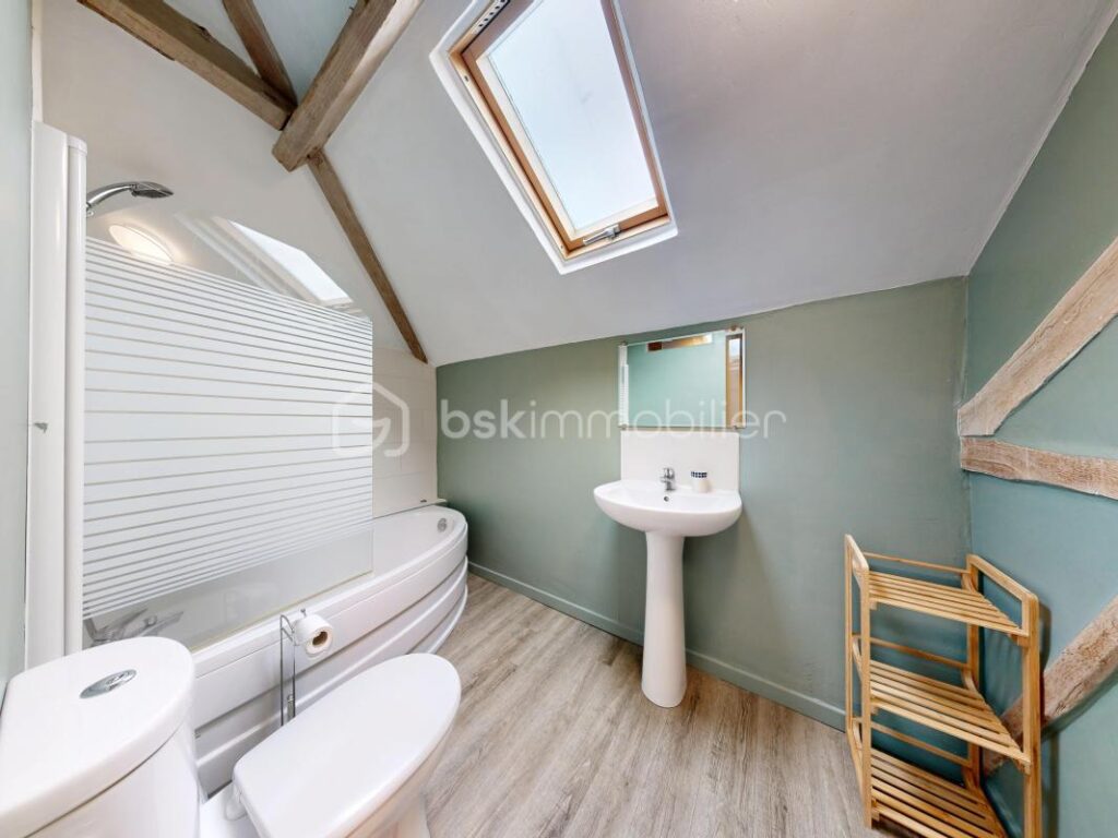 Ensemble Immobilier de 97 m² – 5 pièces – 2 chambres – 97 m²