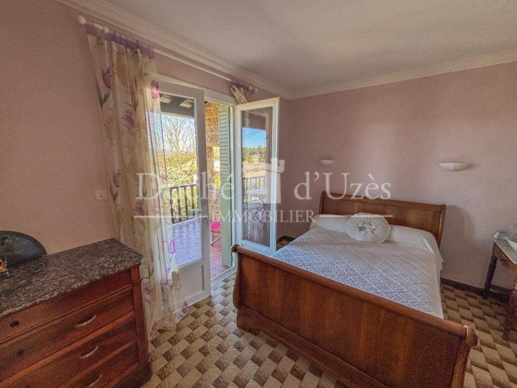 Villa – 8 pièces – 5 chambres – 145 m²