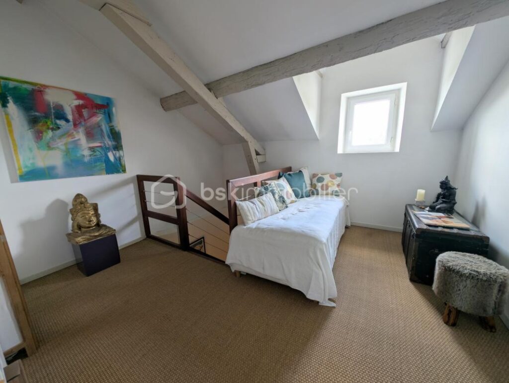 MAISON DE MAITRE RENOVEE – BORDS DE LOIRE – 7 pièces – 5 chambres – 198 m²