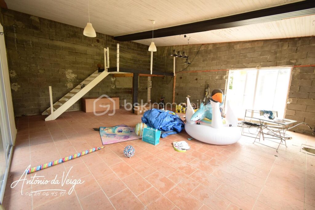 ✨ Maison d’Exception avec Piscine & Dépendance – Un Cadre de Vie Rare ! – 8 pièces – 3 chambres – 260 m²