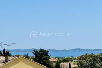 CARQUEIRANNE: VILLA T6 DE 130 M2 AVEC PISCINE VUE MER – 6 pièces – 4 chambres – 130 m²