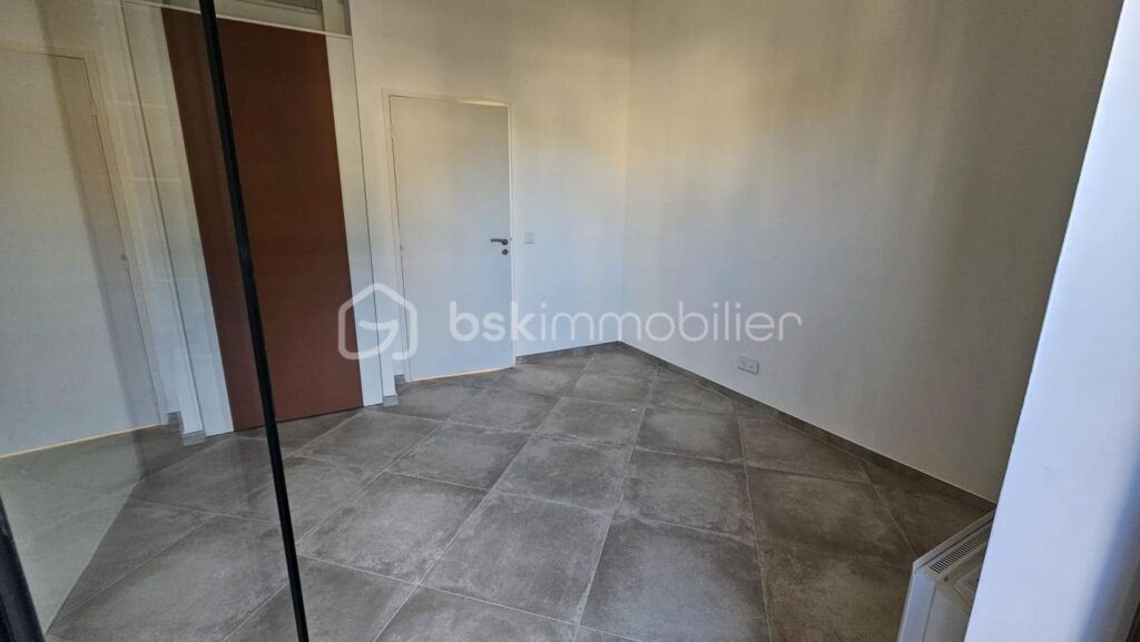 APPARTEMENT DE 79 M² AVEC TERRASSE – DRAGUIGNAN – 3 pièces – 3 chambres – 79 m²