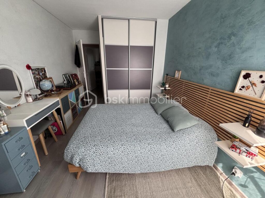 T3 traversant de 68 m² avec terrasse, balcon et parking – Hyper-centre de Bruges – 3 pièces – 2 chambres – 69 m²